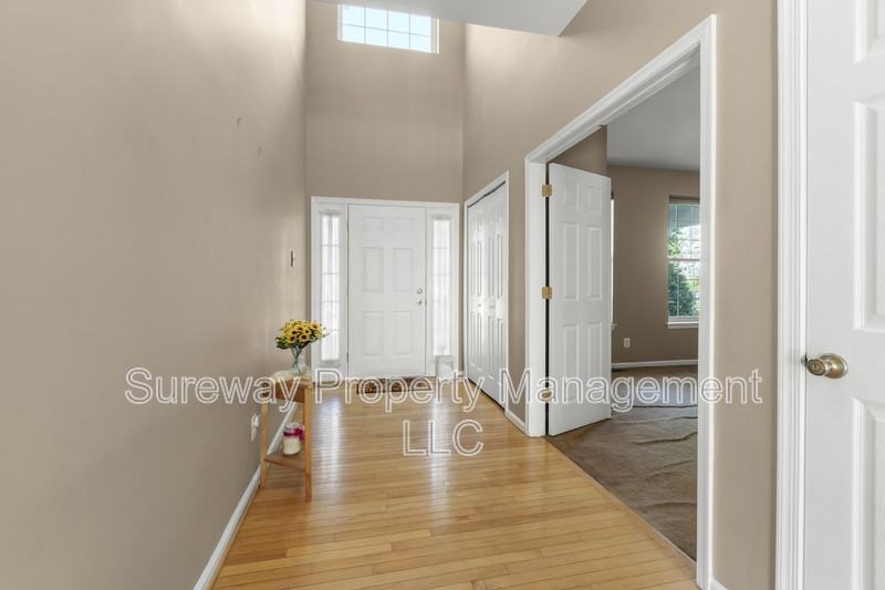 204 Spruce Trl - Photo 2 of 24