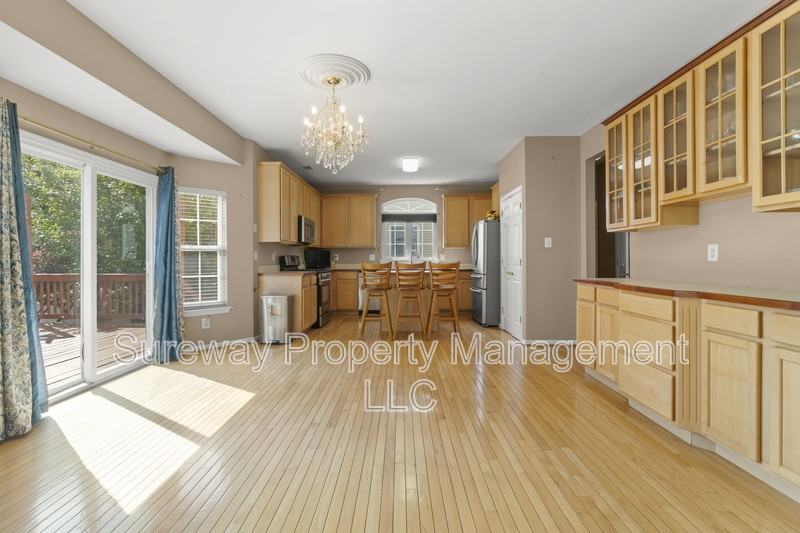 204 Spruce Trl - Photo 6 of 24