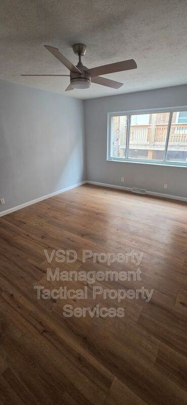 17550 Lake Shore Blvd #3 - Photo 5 of 11