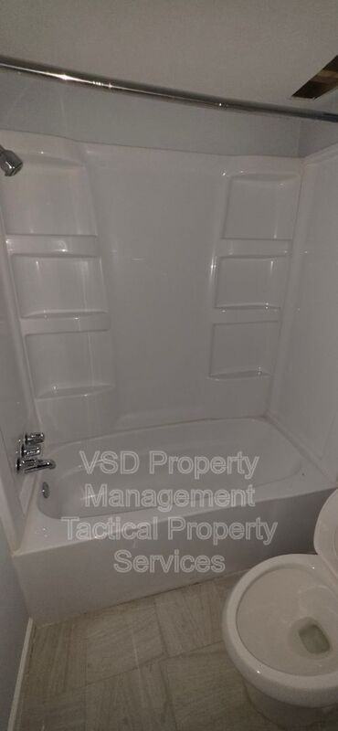 17550 Lake Shore Blvd #3 - Photo 6 of 11