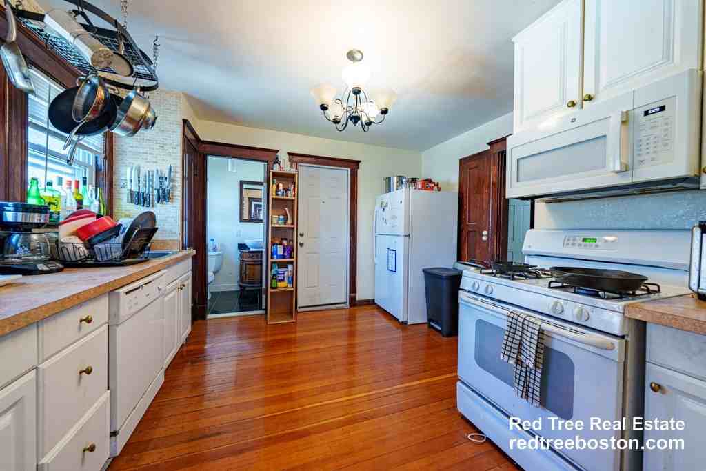 8 Niles St - Photo 2 of 24