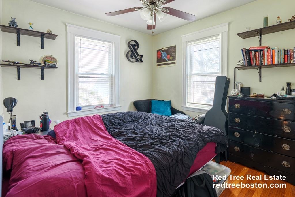 8 Niles St - Photo 3 of 24