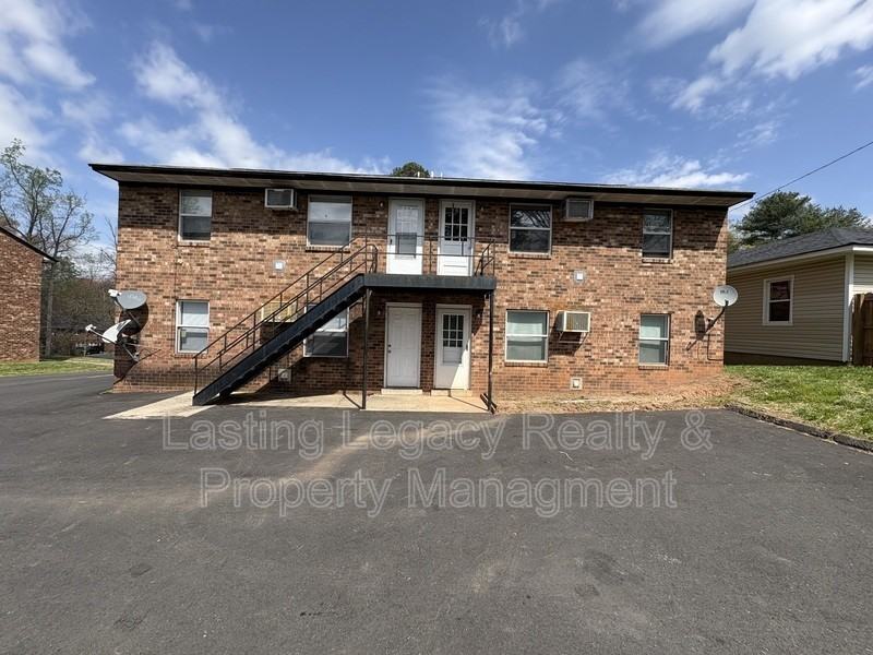 1126 Conley St - Photo 2 of 4