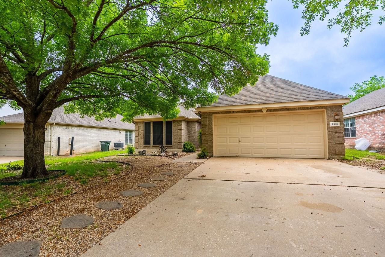 1504 Parkwood Dr