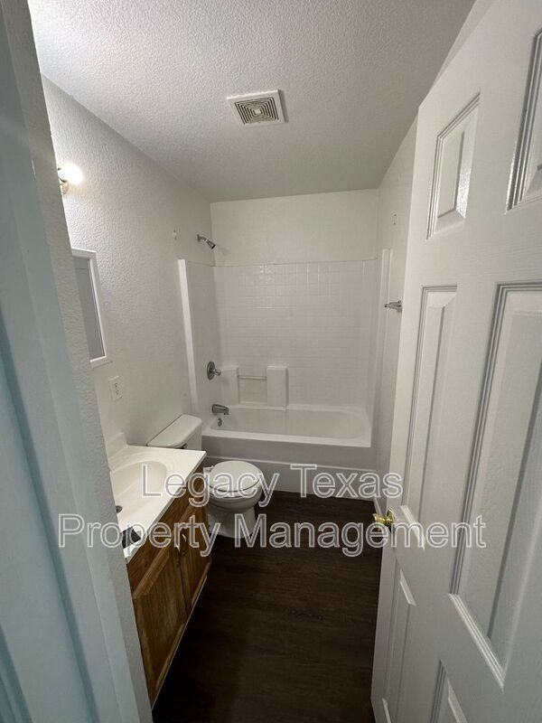 901 N Border St #A - Photo 2 of 14