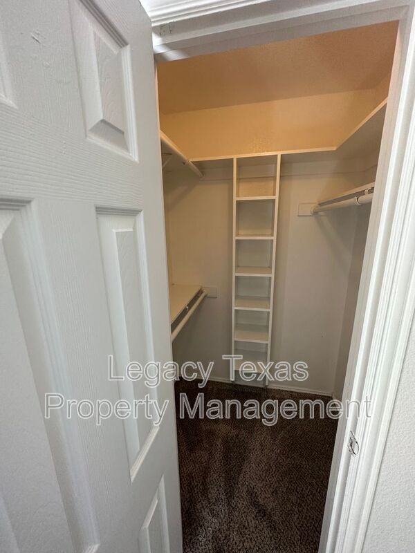 901 N Border St #A - Photo 3 of 14
