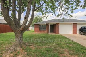 featured image of 2219 W Roselawn St