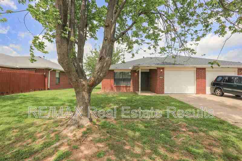 2219 W Roselawn St - Photo 3 of 26