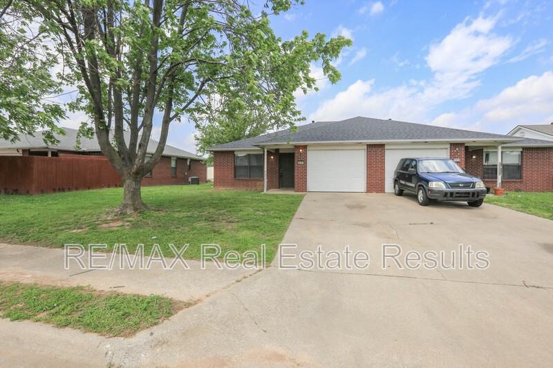 2219 W Roselawn St - Photo 4 of 26