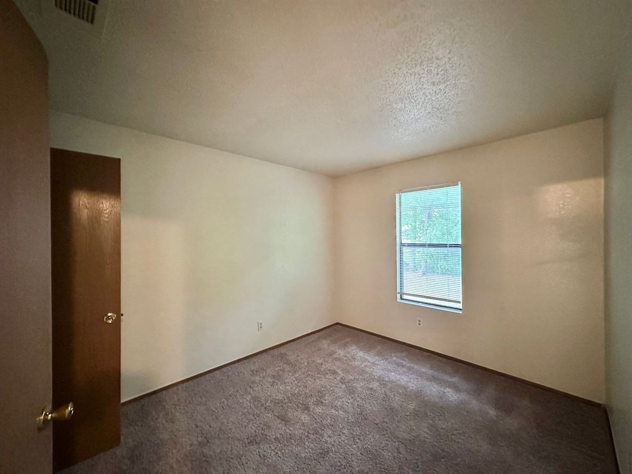 2707 Taft St - Photo 6 of 27