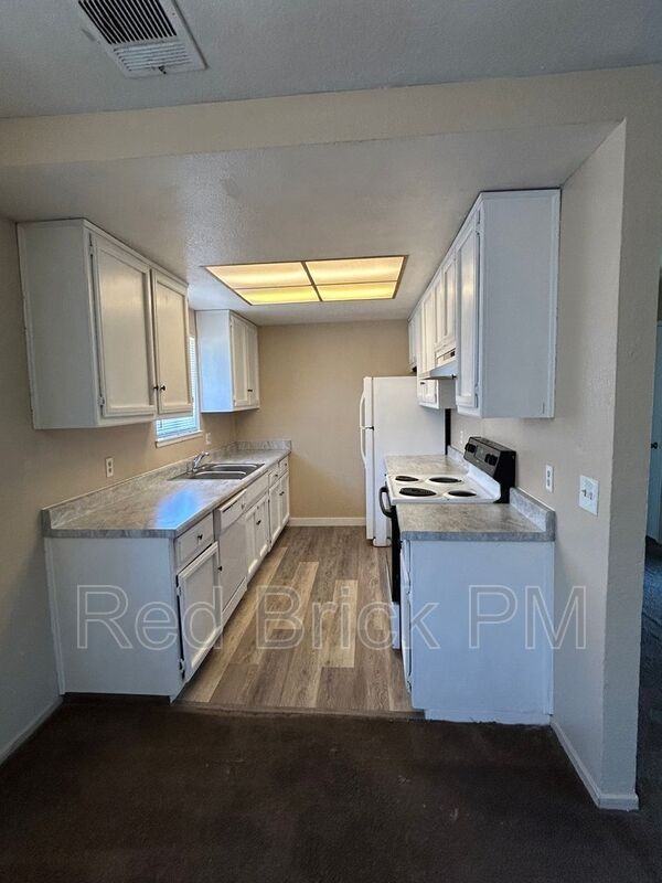 3372 San Mateo Ct - Photo 4 of 8