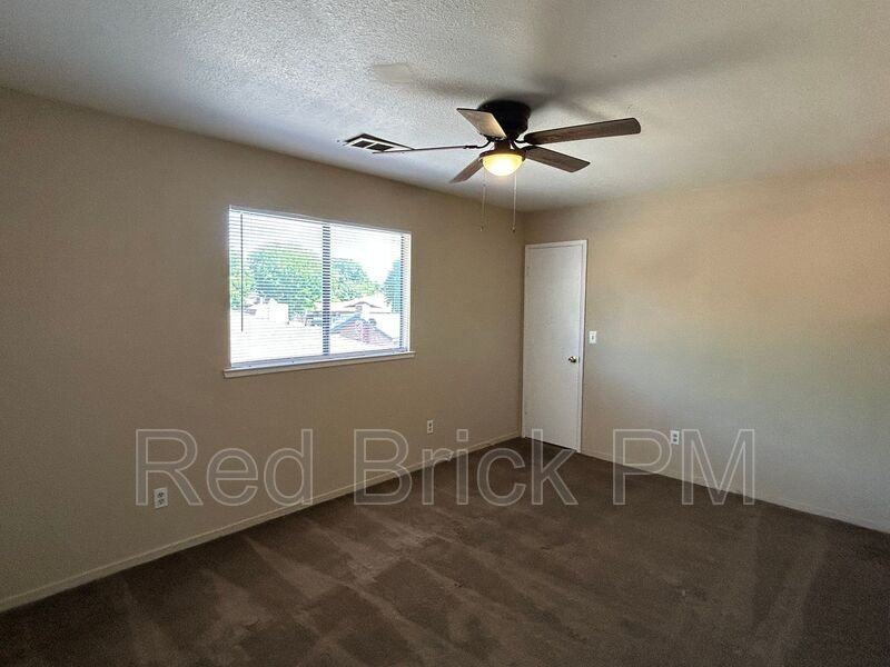 3372 San Mateo Ct - Photo 7 of 8