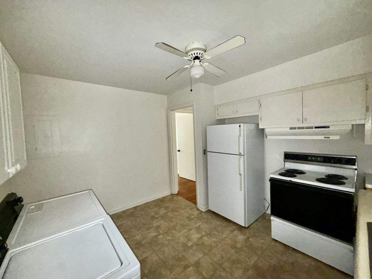 516 Ferry St Ne - Photo 6 of 7