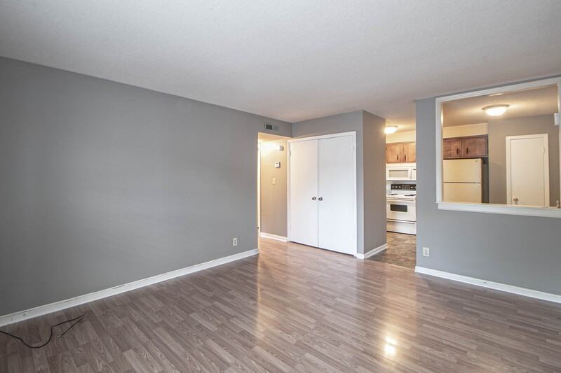 807 - Photo 3 of 16
