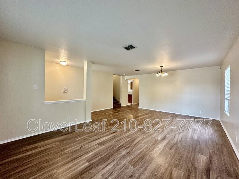 104 Bay Willow - Photo 7 of 36