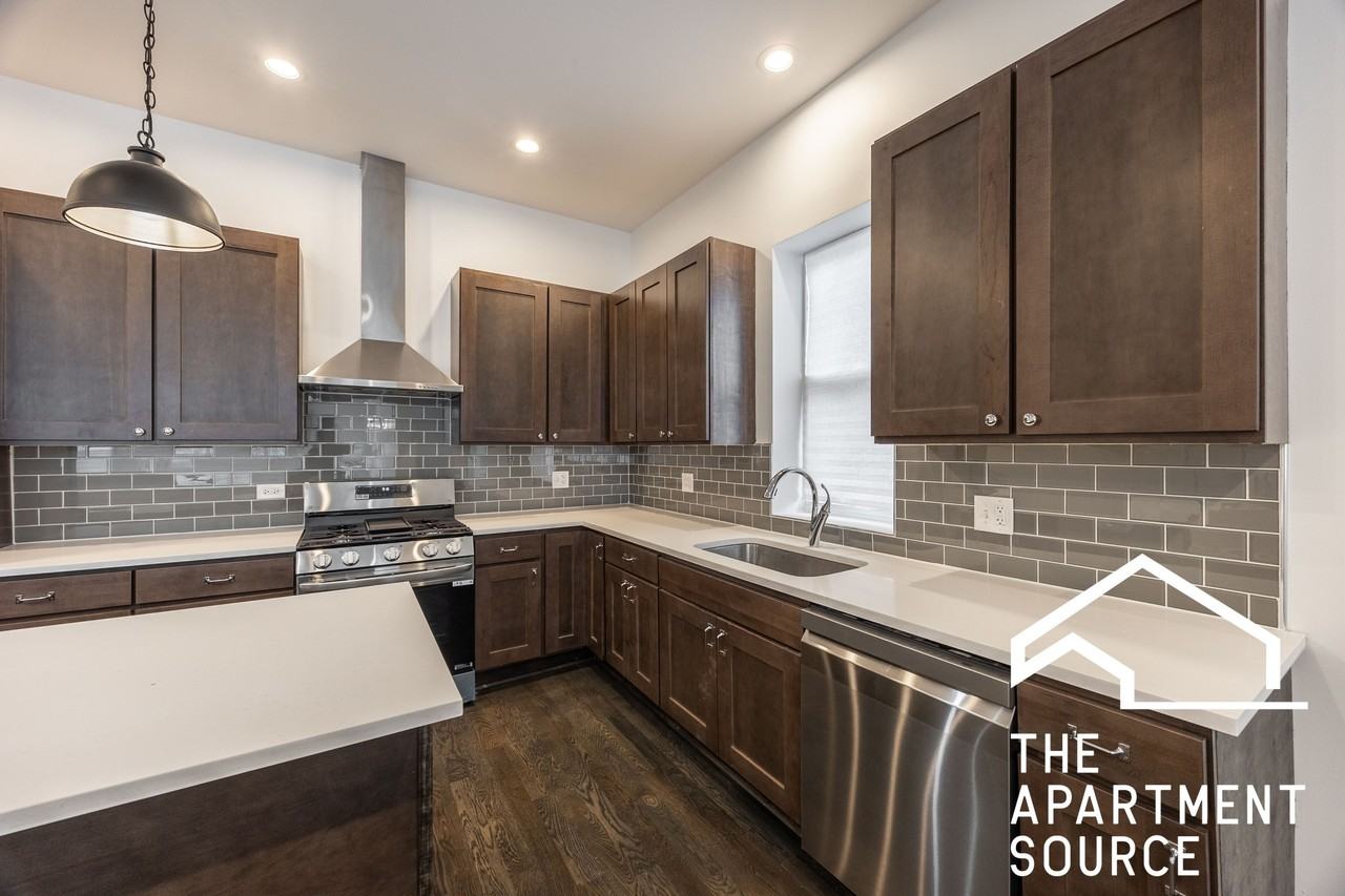 1836 S Carpenter St #1F - Photo 2 of 30