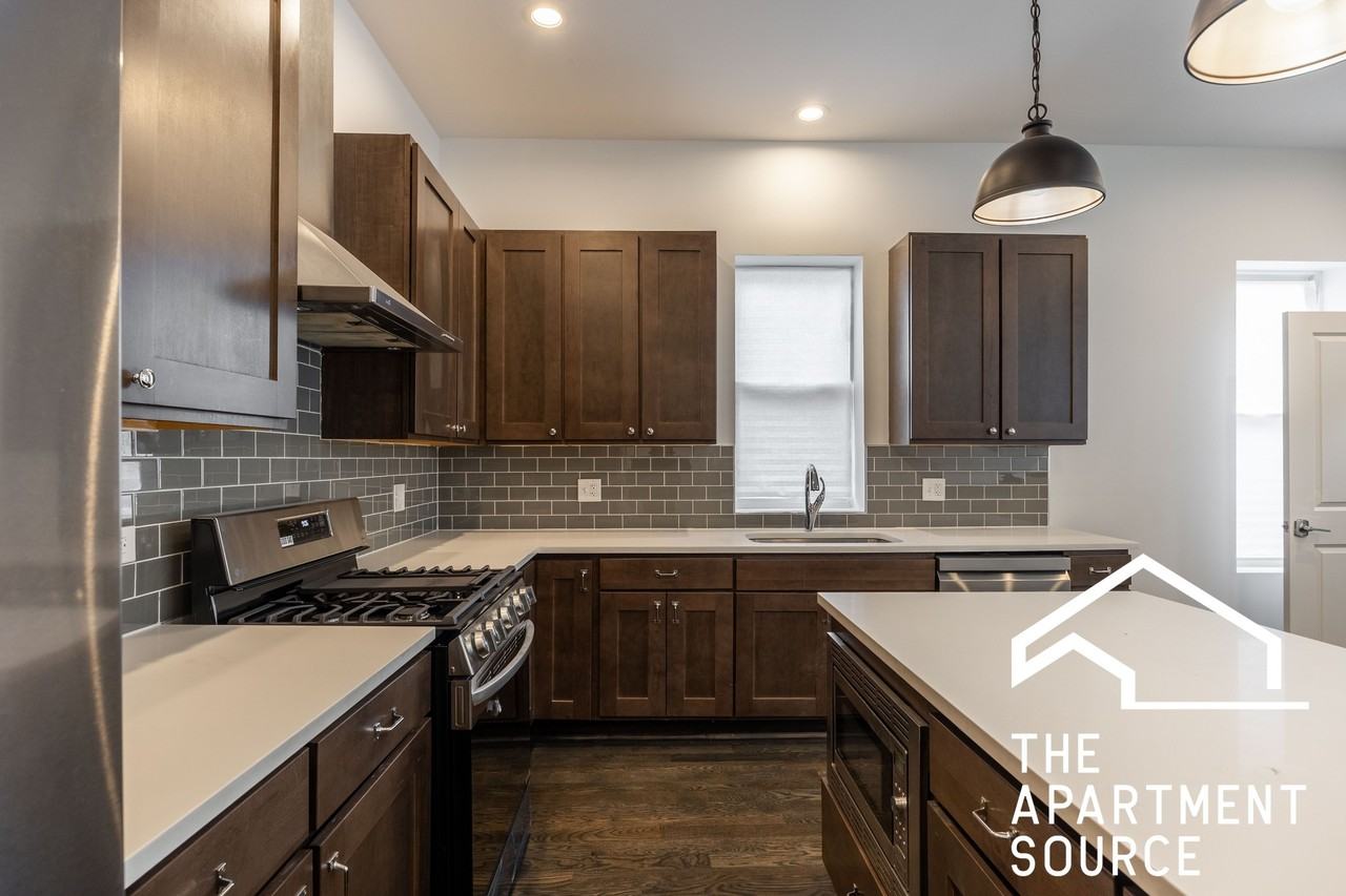 1836 S Carpenter St #1F - Photo 3 of 30