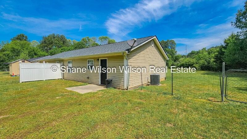 37 Allison Dr - Photo 3 of 13