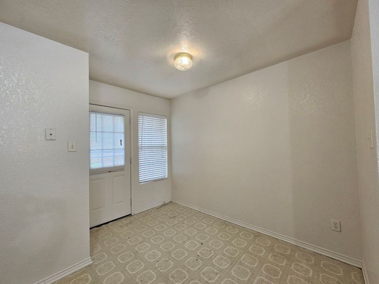 4501 Deek Drive (A-D) - Photo 7 of 18
