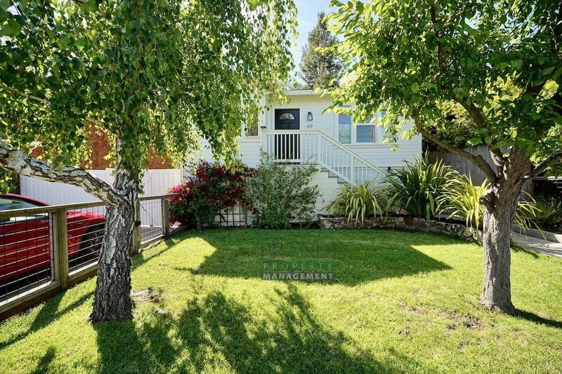 49 Locust Ave - Photo 5 of 34