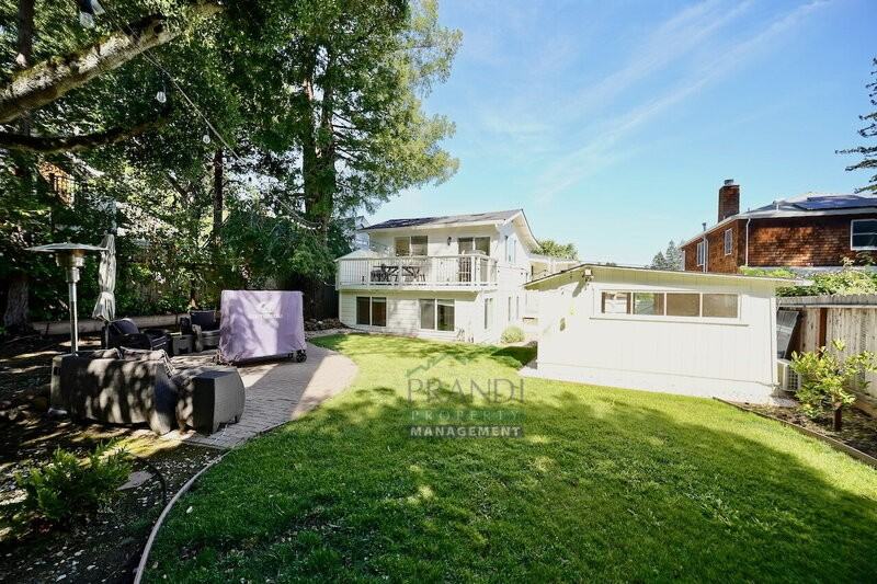 49 Locust Ave - Photo 7 of 34