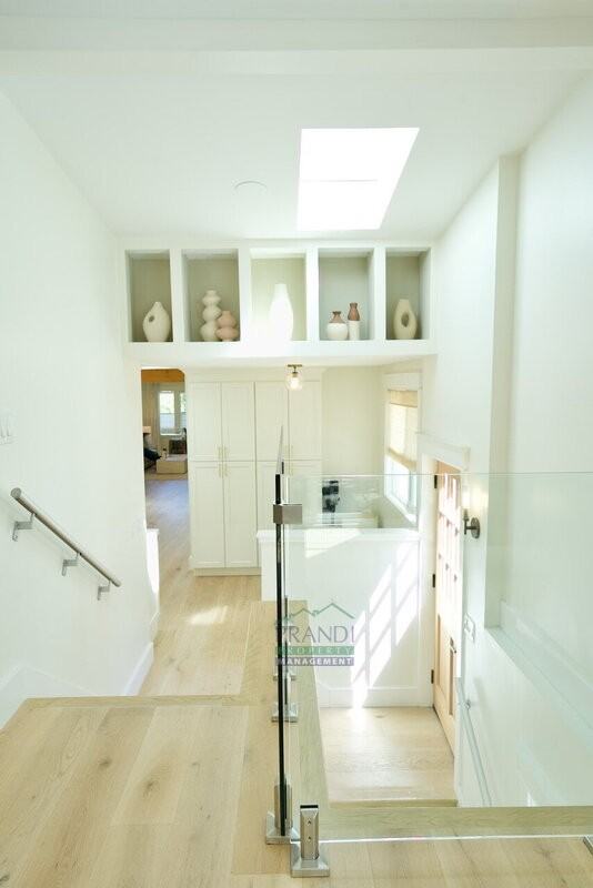 49 Locust Ave - Photo 3 of 34