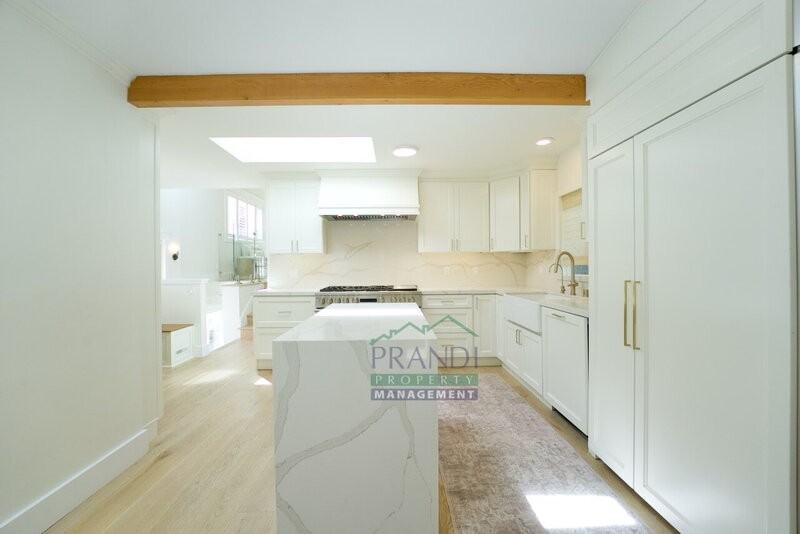 49 Locust Ave - Photo 4 of 34