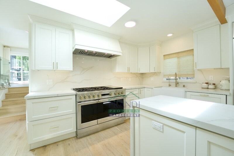 49 Locust Ave - Photo 6 of 34