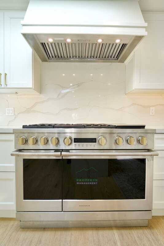 49 Locust Ave - Photo 7 of 34