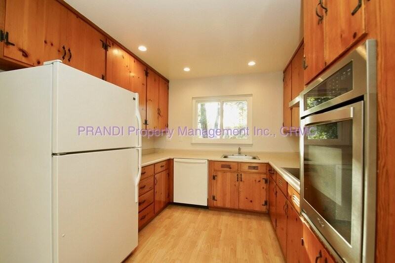 525 Las Colindas Rd - Photo 2 of 14