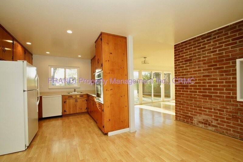 525 Las Colindas Rd - Photo 3 of 14