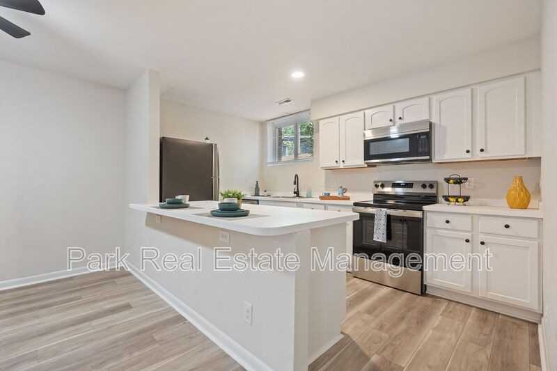 201 Howellc - Photo 2 of 22