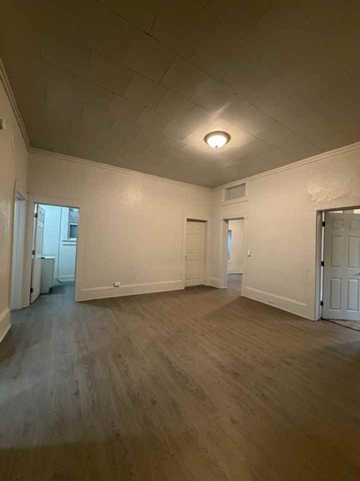 219 Randall St - Photo 3 of 18