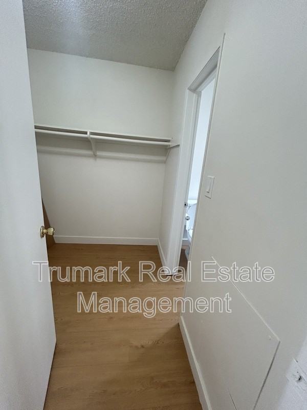 321 E Tujunga Ave #J - Photo 7 of 12