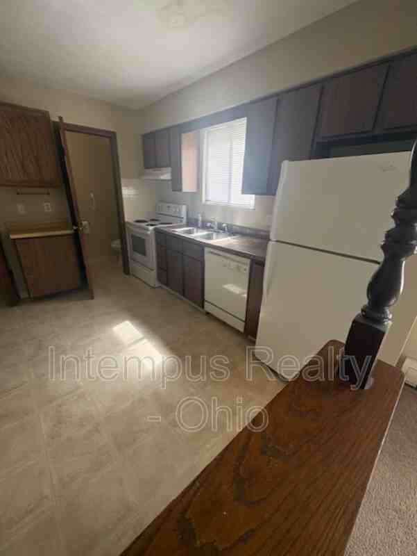 6321 Saint Andrews Dr #6 - Photo 5 of 9