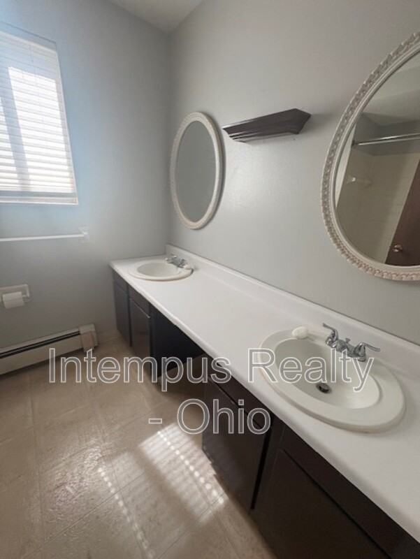 6321 Saint Andrews Dr #6 - Photo 7 of 9