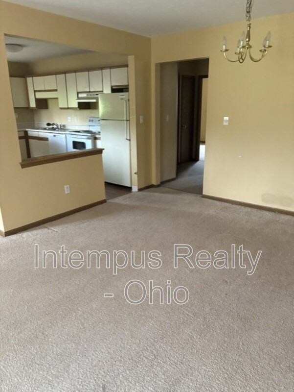 6321 Saint Andrews Dr #32 - Photo 3 of 6