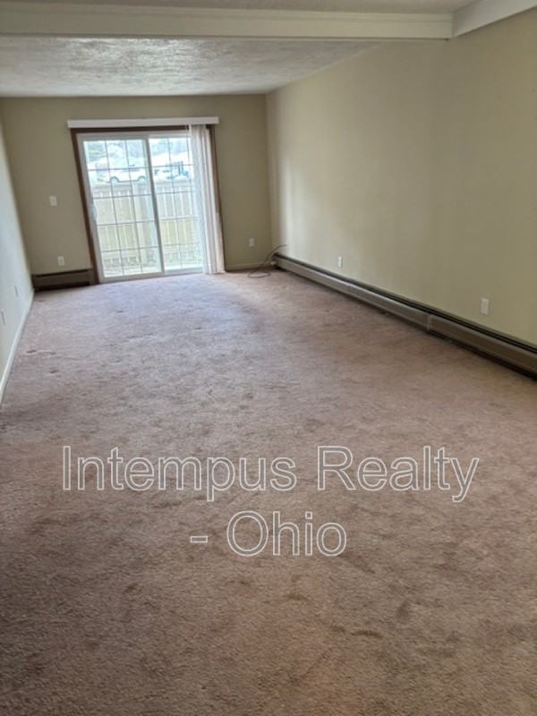 7464 Huntington Dr #1 - Photo 3 of 5