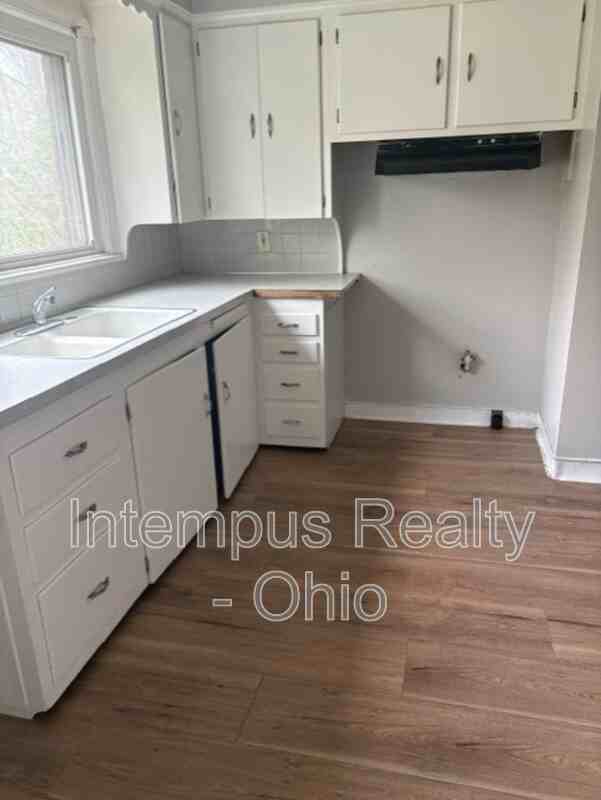 2525 Ohio Ave #2 - Photo 2 of 7