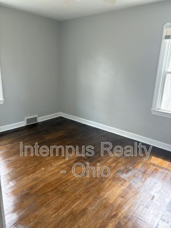 2525 Ohio Ave #2 - Photo 5 of 7