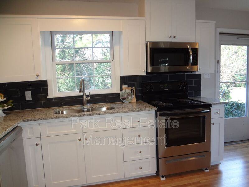 218 Ransom St - Photo 5 of 13