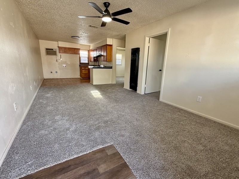 703 47th St - Photo 2 of 7