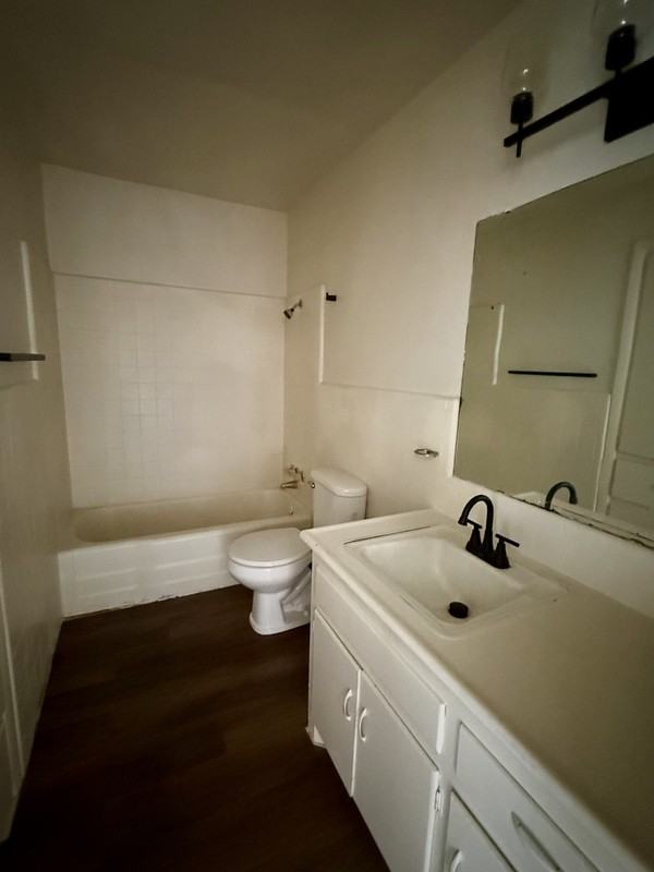 703 47th St - Photo 5 of 7