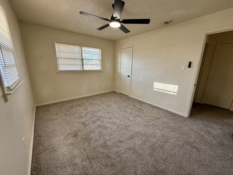 703 47th St - Photo 6 of 7