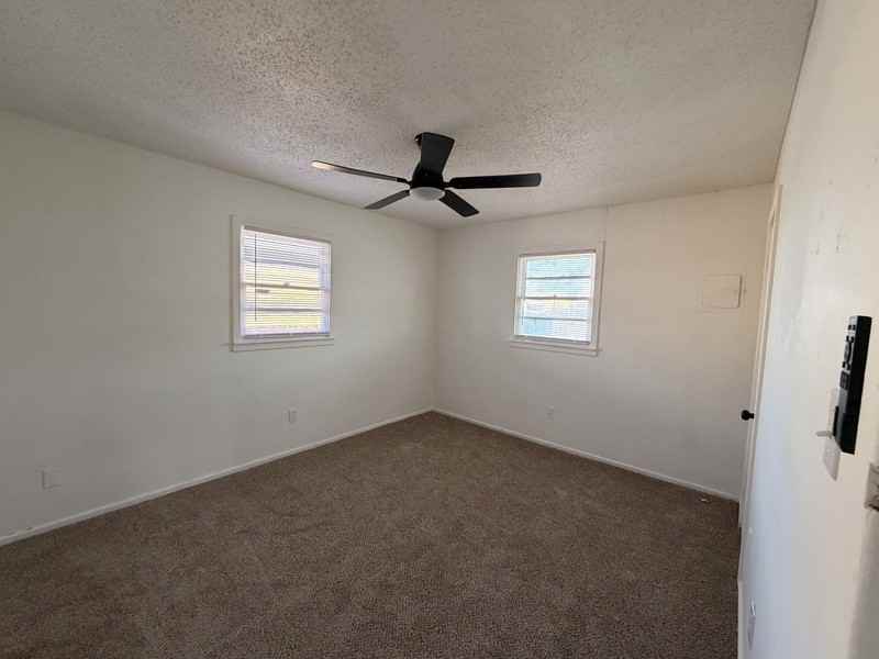 713 47th St - Photo 5 of 9