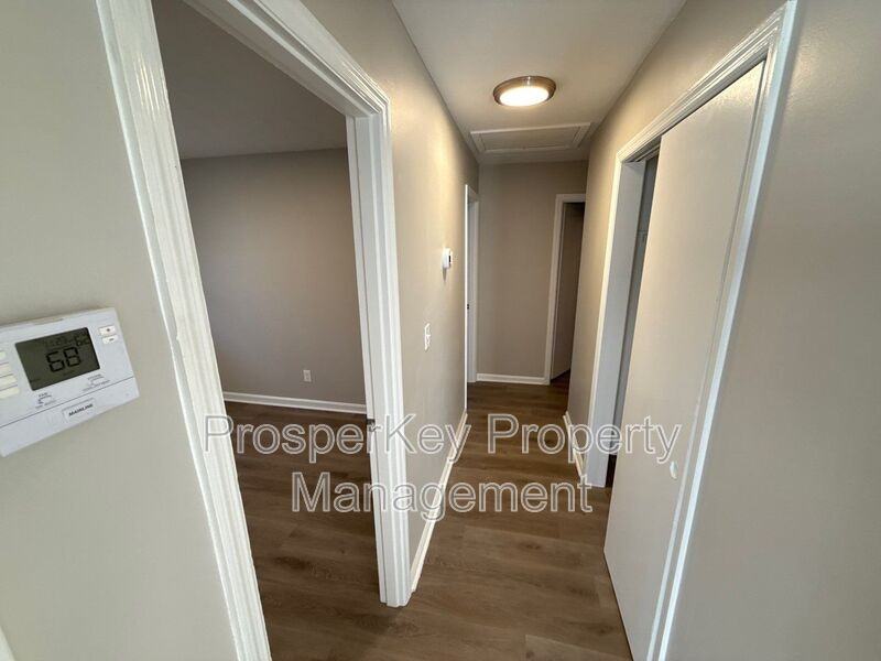 1401 Coffee Ct - Photo 5 of 14