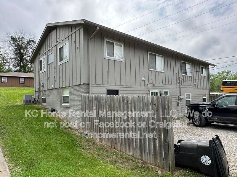 300 Hill St #A - Photo 3 of 33