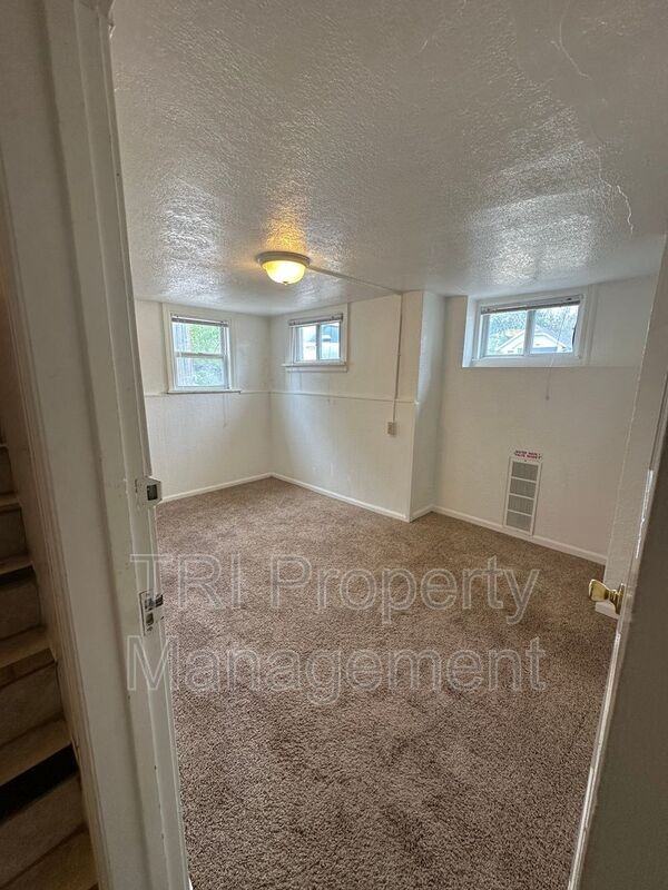 2204 9th Ave #BS - Photo 3 of 9