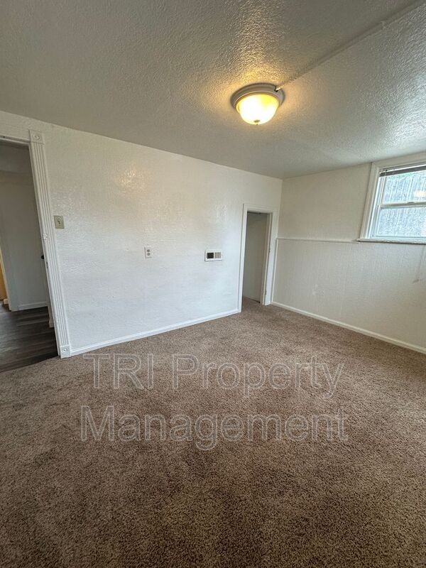 2204 9th Ave #BS - Photo 4 of 9