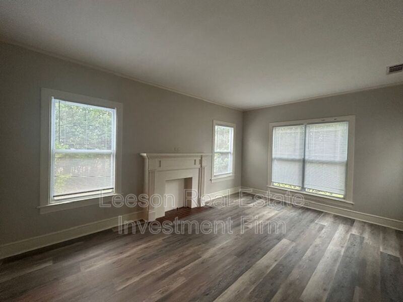 3802 Baltimore Ave - Photo 2 of 11